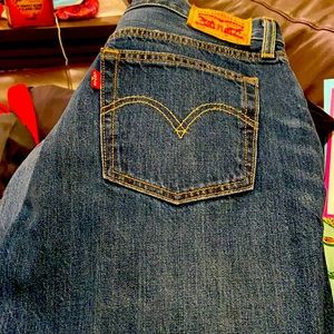 Vintage 501 Levi’s 29 x32 like new condition. No tears or worn areas